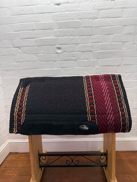 Ortho Equine Saddle Blanket - Bar 8 Black & Red